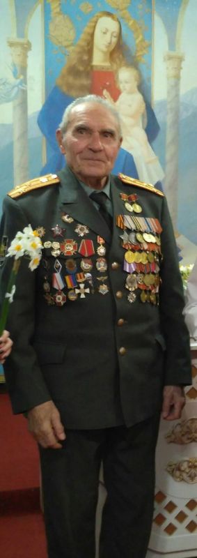 Сегодня в рубрике «Портрет героя» мы хотим рассказать об одном интересном и известном человеке из города Ялты, который является настоящим примером патриотизма, мужества и силы духа - это ветеран Великой Отечественной войны... Сегодня в рубрике «Портрет героя» мы хотим рассказать об одном интересном и известном человеке из города Ялты, который является настоящим примером патриотизма, мужества и силы духа - это ветеран Великой Отечественной войны...