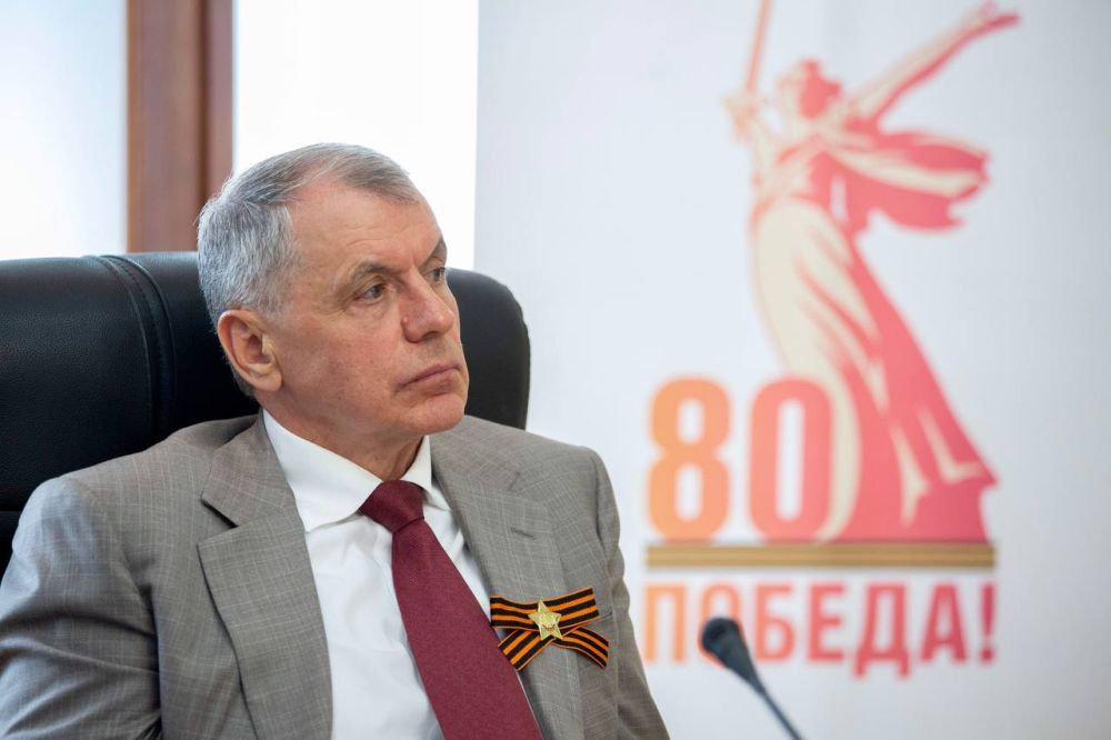 Председатель Госсовета РК Владимир Константинов встретился со студентами Крымского федерального университета имени В. И. Вернадского, представляющими патриотические молодёжные объединения полуострова – «Волонтёры-медики»... Председатель Госсовета РК Владимир Константинов встретился со студентами Крымского федерального университета имени В. И. Вернадского, представляющими патриотические молодёжные объединения полуострова – «Волонтёры-медики»...