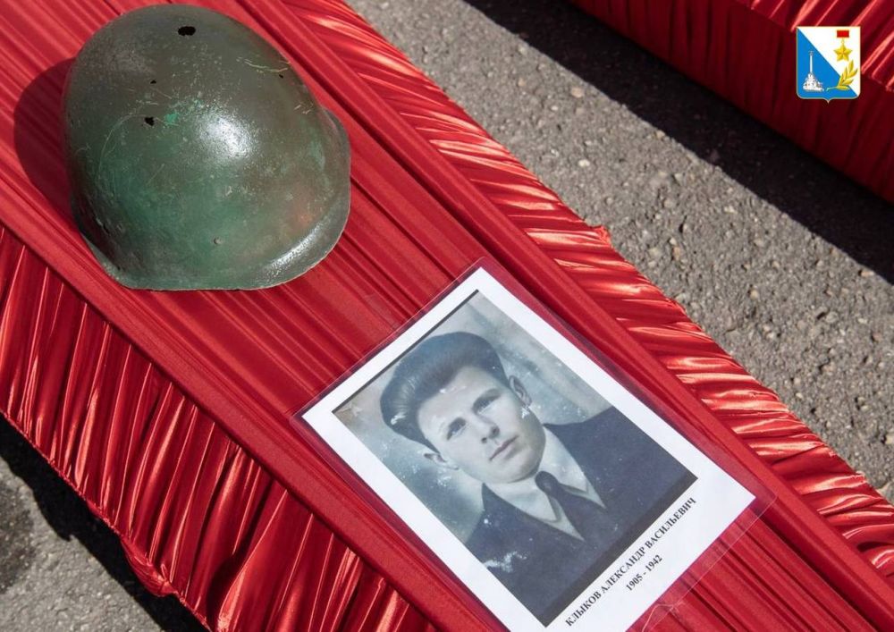 На Мемориальном кладбище в Дергачах перезахоронили останки 158 защитников и освободителей города На Мемориальном кладбище в Дергачах перезахоронили останки 158 защитников и освободителей города
