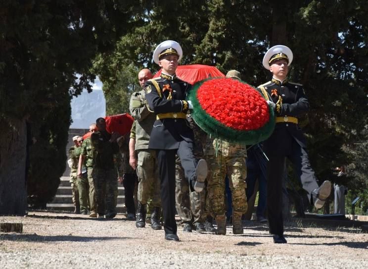 Владимир Немцев: На Мемориальном братском кладбище в поселке Дергачи состоялась торжественная церемония захоронения останков бойцов, павших на полях сражений за Севастополь в годы Великой Отечественной войны 1941–1945 годов Владимир Немцев: На Мемориальном братском кладбище в поселке Дергачи состоялась торжественная церемония захоронения останков бойцов, павших на полях сражений за Севастополь в годы Великой Отечественной войны 1941–1945 годов