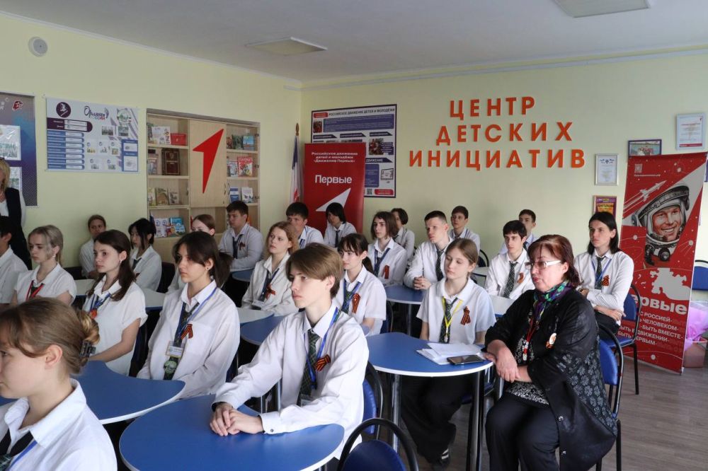 Анастасия Гридчина: В преддверии Дня Великой Победы с удовольствием провела парламентский урок в симферопольской школе № 30 имени А.А. Аматуни Анастасия Гридчина: В преддверии Дня Великой Победы с удовольствием провела парламентский урок в симферопольской школе № 30 имени А.А. Аматуни
