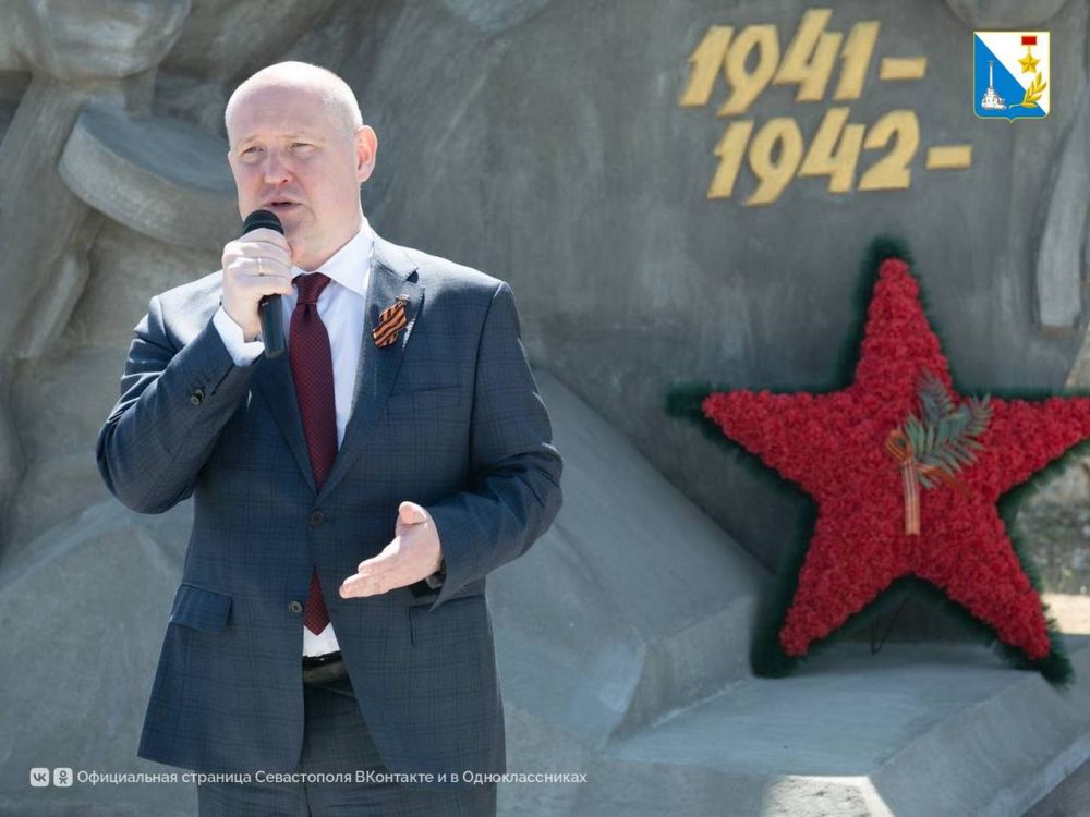 После ремонта открыли монумент «Скорбящий матрос» После ремонта открыли монумент «Скорбящий матрос»