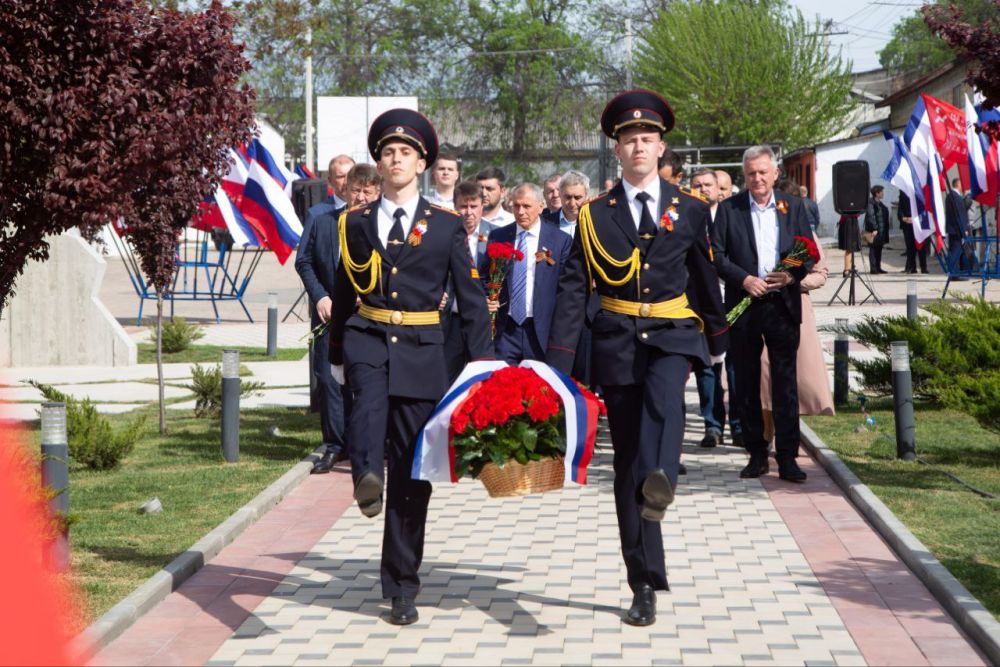 В Крыму почтили память жертв фашизма В Крыму почтили память жертв фашизма
