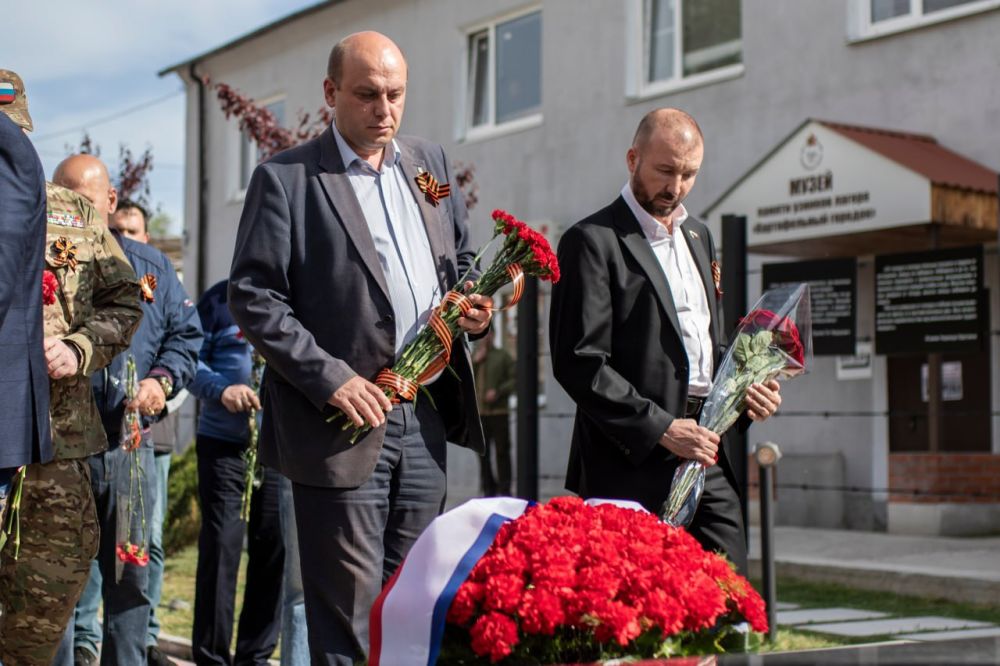 В преддверии 80-й годовщины Великой Победы, на месте бывшего нацистского пересыльного лагеря «Картофельный городок» состоялся траурный митинг, где почтили память узников лагеря В преддверии 80-й годовщины Великой Победы, на месте бывшего нацистского пересыльного лагеря «Картофельный городок» состоялся траурный митинг, где почтили память узников лагеря