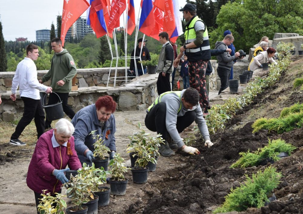 Галина Огнёва: Весной, когда земля пробуждается к жизни, а воздух наполняется ароматом цветущих садов, миллионы людей по всему миру высаживают деревья в память о тех, кто отдал жизнь за наше будущее Галина Огнёва: Весной, когда земля пробуждается к жизни, а воздух наполняется ароматом цветущих садов, миллионы людей по всему миру высаживают деревья в память о тех, кто отдал жизнь за наше будущее
