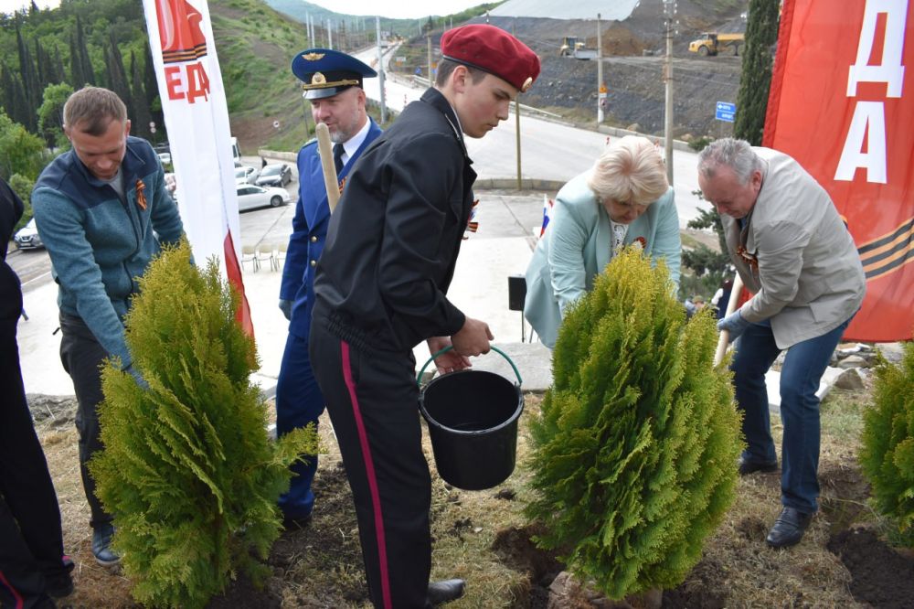 Галина Огнёва: Весной, когда земля пробуждается к жизни, а воздух наполняется ароматом цветущих садов, миллионы людей по всему миру высаживают деревья в память о тех, кто отдал жизнь за наше будущее Галина Огнёва: Весной, когда земля пробуждается к жизни, а воздух наполняется ароматом цветущих садов, миллионы людей по всему миру высаживают деревья в память о тех, кто отдал жизнь за наше будущее