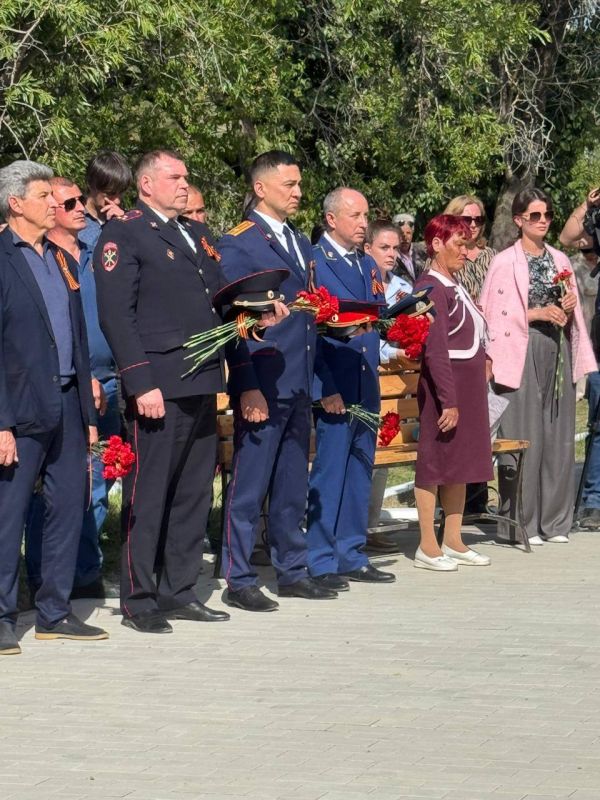 Исполняющий обязанности прокурора Бахчисарайского района Александр Могорычев принял участие в открытии после реконструкции Братского кладбища советских воинов Исполняющий обязанности прокурора Бахчисарайского района Александр Могорычев принял участие в открытии после реконструкции Братского кладбища советских воинов
