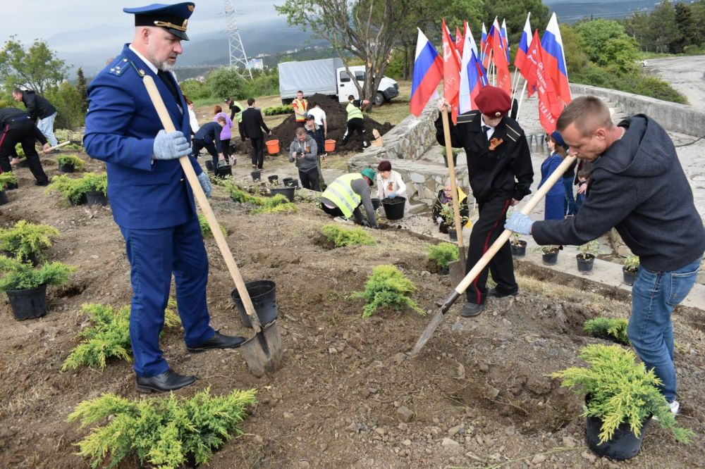 Галина Огнёва: Весной, когда земля пробуждается к жизни, а воздух наполняется ароматом цветущих садов, миллионы людей по всему миру высаживают деревья в память о тех, кто отдал жизнь за наше будущее Галина Огнёва: Весной, когда земля пробуждается к жизни, а воздух наполняется ароматом цветущих садов, миллионы людей по всему миру высаживают деревья в память о тех, кто отдал жизнь за наше будущее