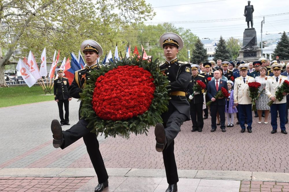 Екатерина Алтабаева: Севастополь празднует 80-ю годовщину Победы в Великой Отечественной войне 1941-1945 годов и 81-ю годовщину освобождения Севастополя от немецко-фашистских захватчиков Екатерина Алтабаева: Севастополь празднует 80-ю годовщину Победы в Великой Отечественной войне 1941-1945 годов и 81-ю годовщину освобождения Севастополя от немецко-фашистских захватчиков