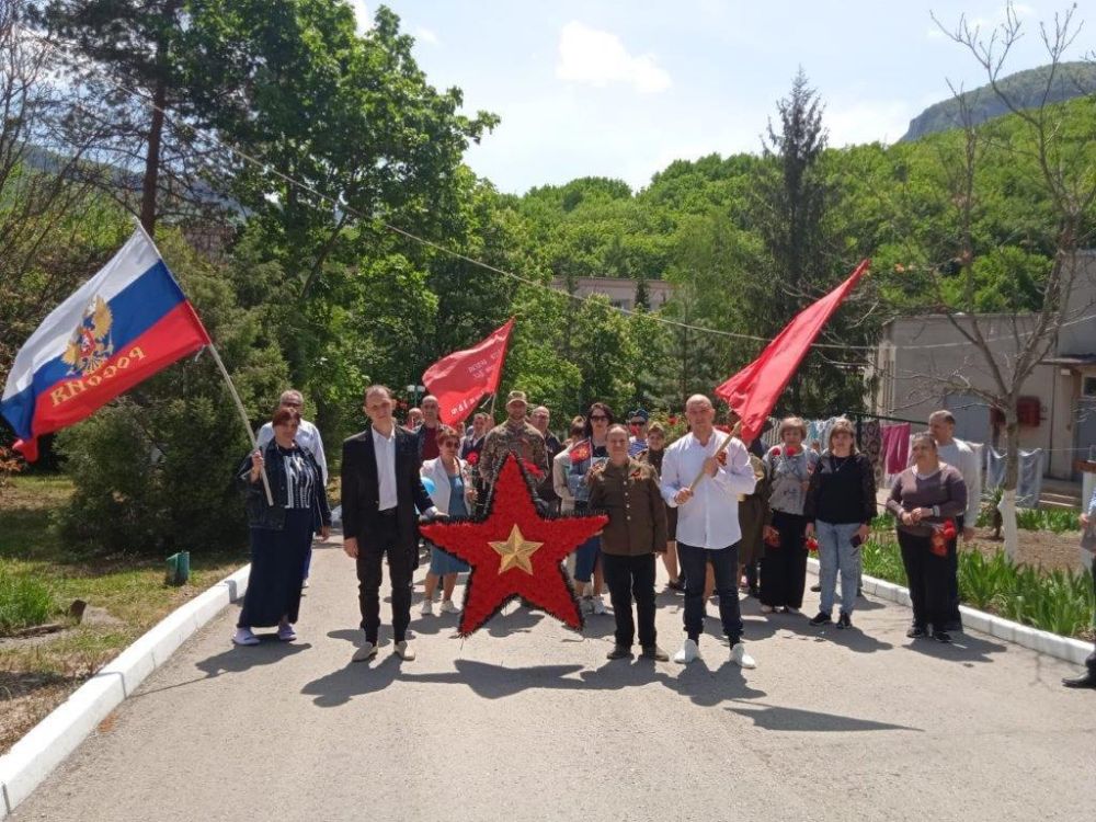 Сотрудники учреждений социального обслуживания, отнесенных к ведению Министерства труда и социальной защиты Республики Крым, организовали ряд мероприятий, посвященных 80-ой годовщине Победы в Великой Отечественной войне Сотрудники учреждений социального обслуживания, отнесенных к ведению Министерства труда и социальной защиты Республики Крым, организовали ряд мероприятий, посвященных 80-ой годовщине Победы в Великой Отечественной войне