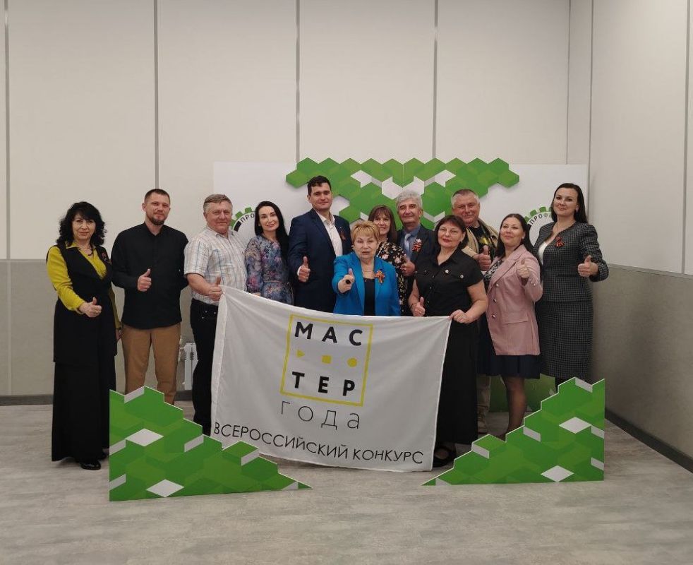 В Республике Крым состоялась торжественная церемония награждения участников регионального этапа Всероссийского конкурса среди педагогических работников системы среднего профессионального образования «Мастер года» В Республике Крым состоялась торжественная церемония награждения участников регионального этапа Всероссийского конкурса среди педагогических работников системы среднего профессионального образования «Мастер года»