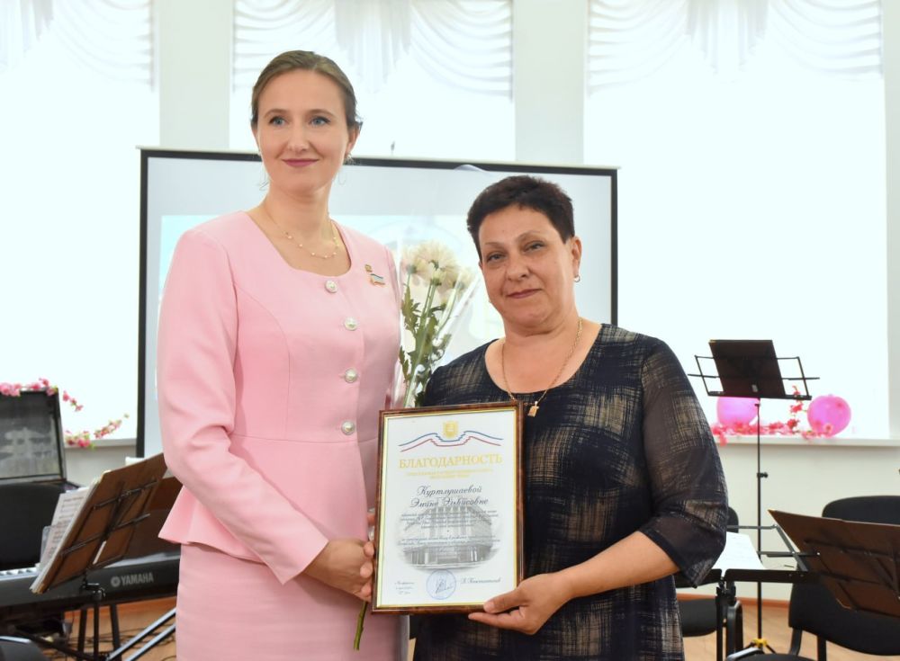 Медицинских сестер Крыма поздравили с профессиональным праздником Медицинских сестер Крыма поздравили с профессиональным праздником