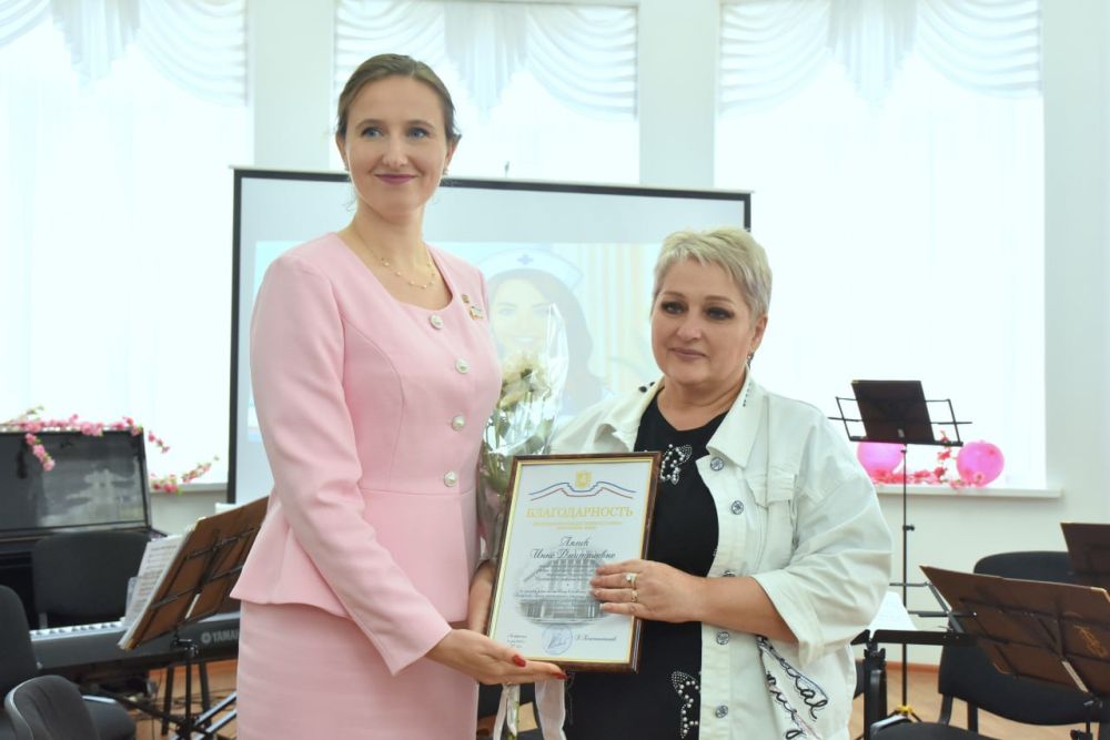 Медицинских сестер Крыма поздравили с профессиональным праздником Медицинских сестер Крыма поздравили с профессиональным праздником