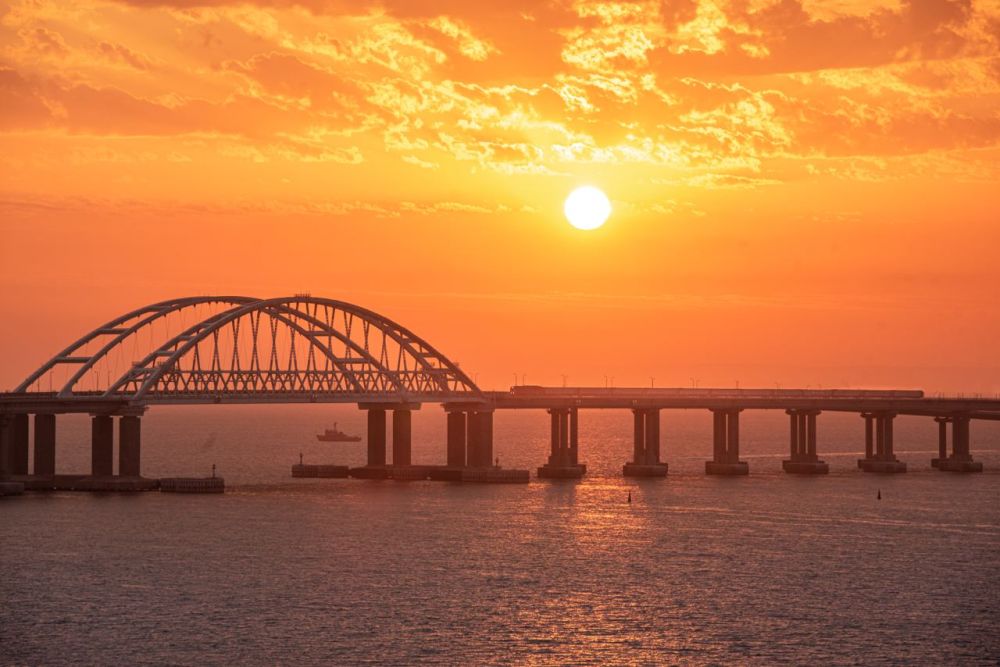День в истории: открытие Крымского моста! День в истории: открытие Крымского моста!