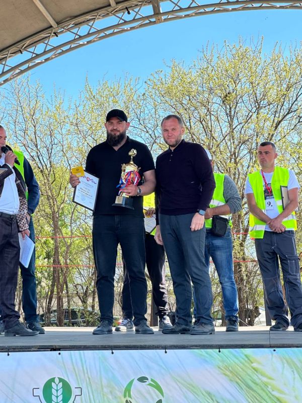 В рамках масштабного агропромышленного мероприятия «День поля – 2025» прошел конкурс профессионального мастерства среди механизаторов В рамках масштабного агропромышленного мероприятия «День поля – 2025» прошел конкурс профессионального мастерства среди механизаторов