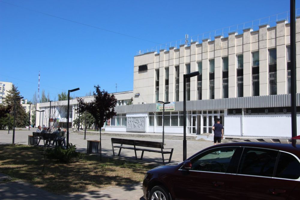 #городские_новости. В Керчи продолжаются работы по капитальному ремонту Дворца спорта «Судостроитель» #городские_новости. В Керчи продолжаются работы по капитальному ремонту Дворца спорта «Судостроитель»