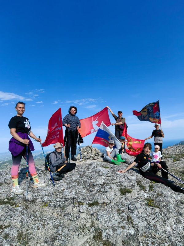 Руководитель секции оздоровительного туризма, инструктор по спорту Спортивно-досугового центра города Феодосии Гелена Силюченко провела фестиваль «Километр в Победу!», посвященный 80-летию Победы