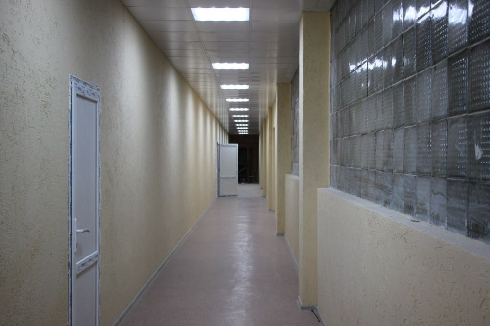 #городские_новости. В Керчи продолжаются работы по капитальному ремонту Дворца спорта «Судостроитель» #городские_новости. В Керчи продолжаются работы по капитальному ремонту Дворца спорта «Судостроитель»