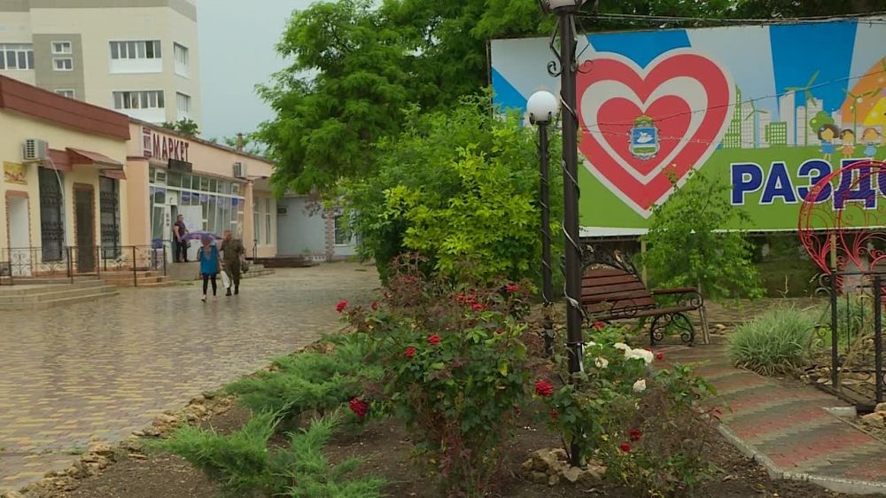 16 мая в 17:30 глава администрации Раздольненского района Денис Олейник ответит на вопросы жителей в ПРЯМОМ ЭФИРЕ