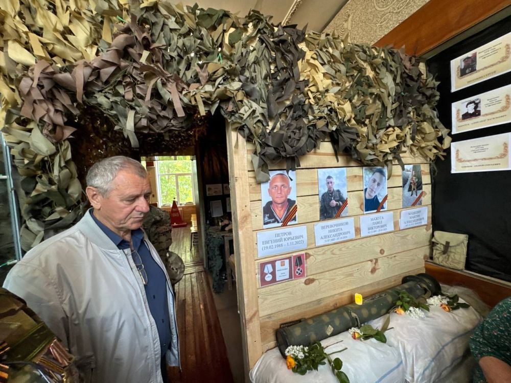 В Черноморском районе открыли экспозицию, посвящённую участникам СВО В Черноморском районе открыли экспозицию, посвящённую участникам СВО