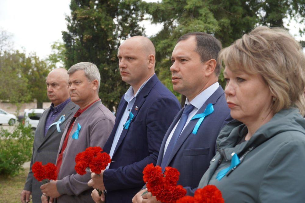 В Керчи почтили память жертв депортации народов Крыма В Керчи почтили память жертв депортации народов Крыма