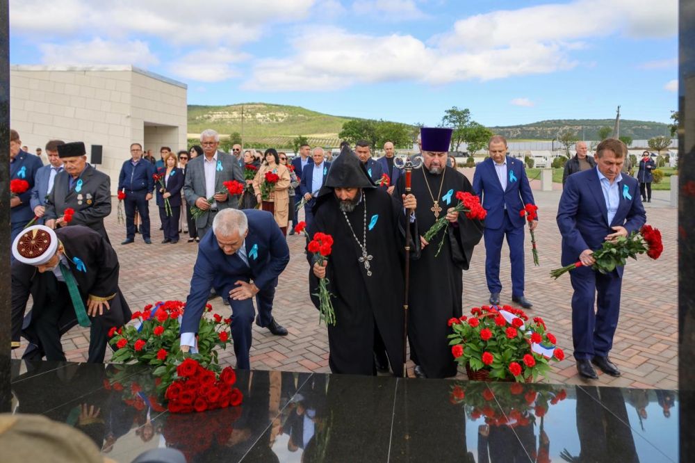 Ольга Урайкина: В Бахчисарайском районе на территории мемориального комплекса "Путь возрождения реабилитированных народов Крыма" неподалеку от станции Сирень состоялся Траурный митинг Ольга Урайкина: В Бахчисарайском районе на территории мемориального комплекса "Путь возрождения реабилитированных народов Крыма" неподалеку от станции Сирень состоялся Траурный митинг