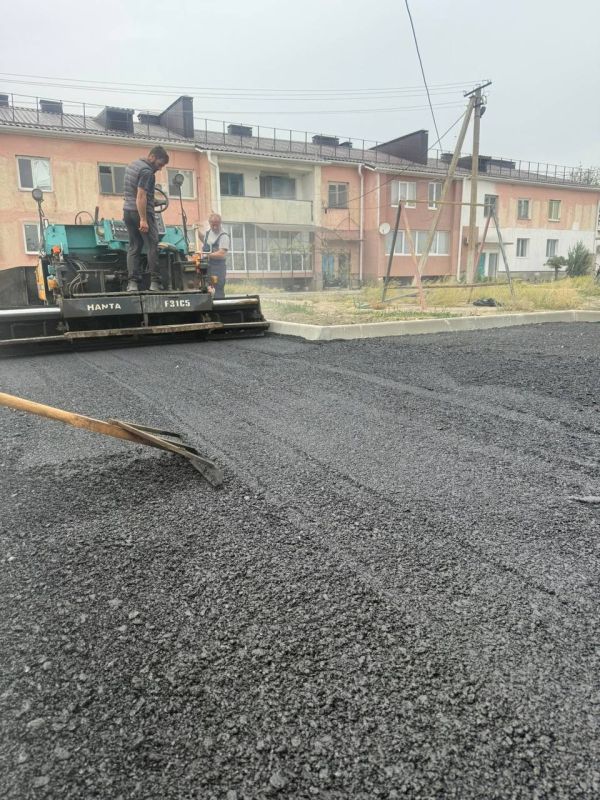 Антон Кравец: Провел мониторинг хода ремонтных работ на дворовой территории многоквартирного дома в с.Емельяновка Антон Кравец: Провел мониторинг хода ремонтных работ на дворовой территории многоквартирного дома в с.Емельяновка