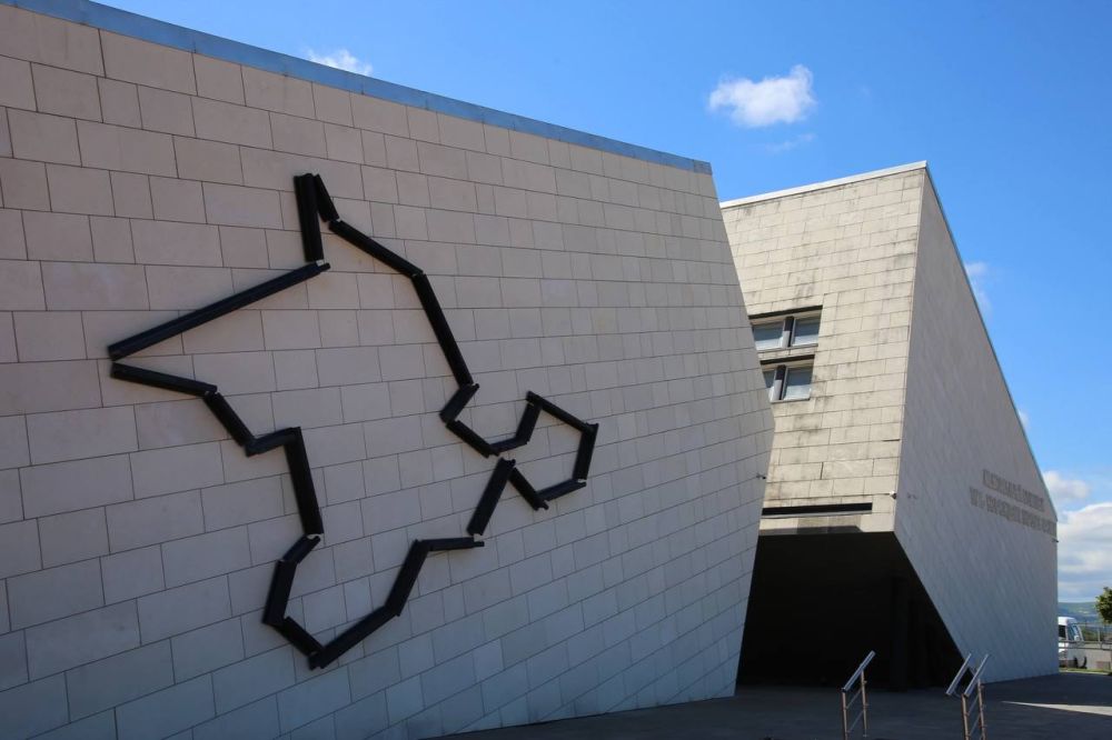 Дмитрий Скобликов: Почтил память жертв депортации народов Крыма Дмитрий Скобликов: Почтил память жертв депортации народов Крыма