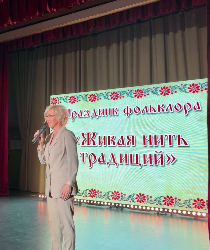 В Симферополе состоялся праздник фольклора «Живая нить традиций» В Симферополе состоялся праздник фольклора «Живая нить традиций»
