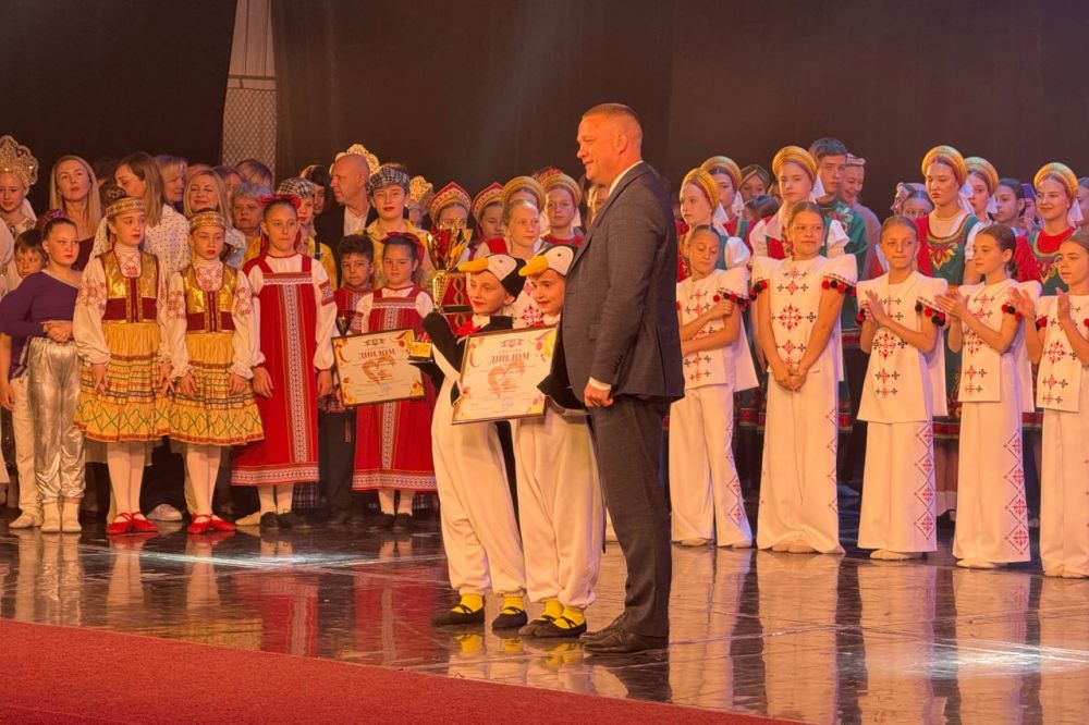 Гала-концерт и церемония награждения победителей Республиканского открытого фестиваля-конкурса детского творчества «Крым в сердце моем» состоялся в Симферополе Гала-концерт и церемония награждения победителей Республиканского открытого фестиваля-конкурса детского творчества «Крым в сердце моем» состоялся в Симферополе
