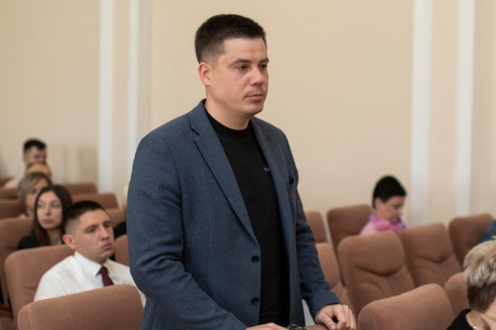 В Симферополе состоялось оперативно-хозяйственное совещание, в ходе которого руководители структурных подразделений отчитались о проделанной работе В Симферополе состоялось оперативно-хозяйственное совещание, в ходе которого руководители структурных подразделений отчитались о проделанной работе