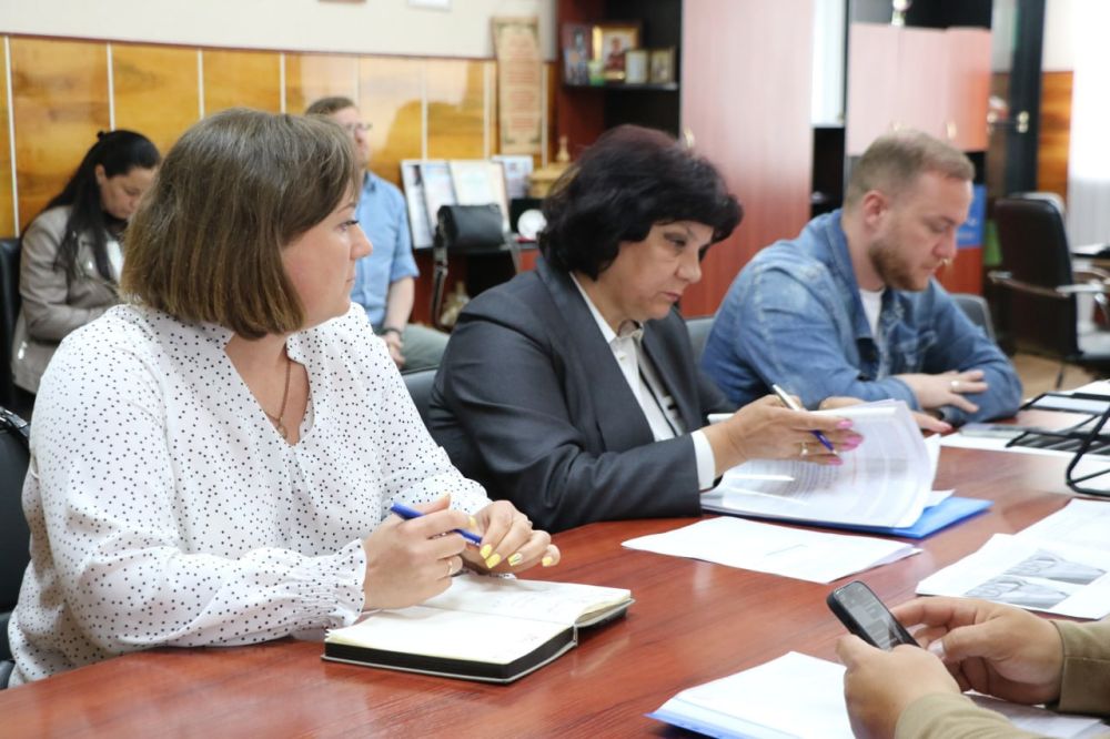 Ольга Урайкина: Перед заседанием сессии состоялось собрание постоянной комиссии Бахчисарайского районного совета по земельным, имущественным, коммунальным и экологическим вопросам Ольга Урайкина: Перед заседанием сессии состоялось собрание постоянной комиссии Бахчисарайского районного совета по земельным, имущественным, коммунальным и экологическим вопросам