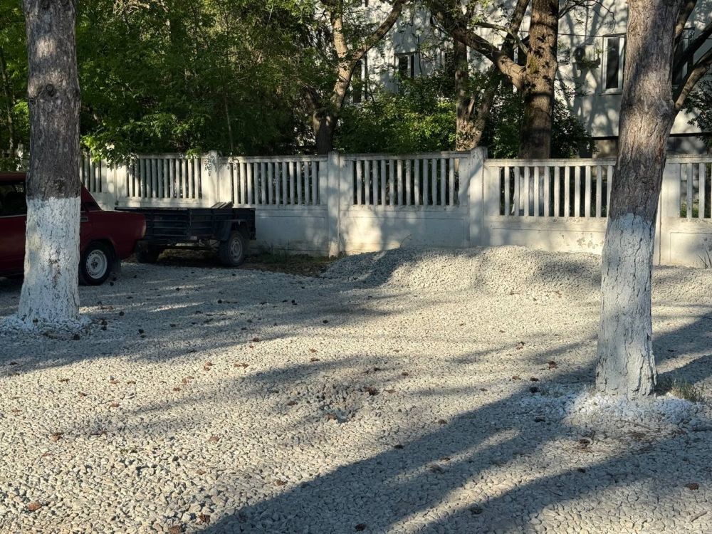 Дмитрий Скобликов: Уважаемые бахчисарайцы!. В последнее время к нам поступало много обращений от жителей города по поводу неудобной парковки возле центральной районной больницы Дмитрий Скобликов: Уважаемые бахчисарайцы!. В последнее время к нам поступало много обращений от жителей города по поводу неудобной парковки возле центральной районной больницы