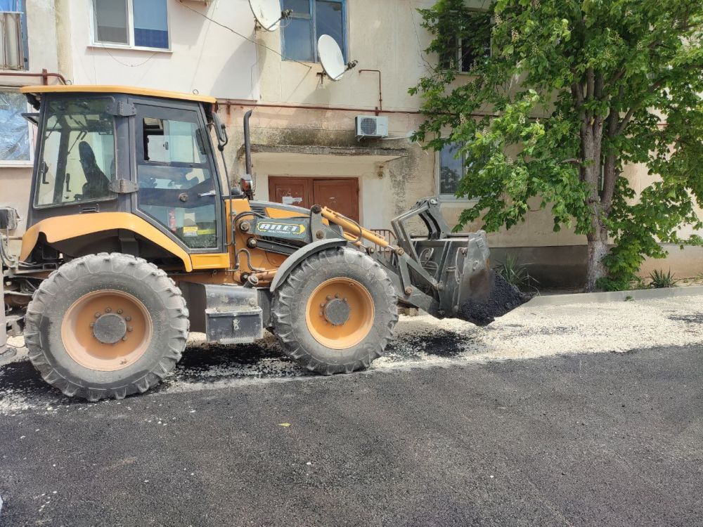Денис Олейник: Сегодня выехал на место, чтобы проконтролировать ход работ по благоустройству дворовой территории около многоквартирных домов в селе Ботаническое Денис Олейник: Сегодня выехал на место, чтобы проконтролировать ход работ по благоустройству дворовой территории около многоквартирных домов в селе Ботаническое