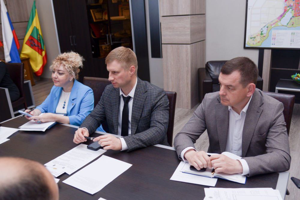 Александр Юрьев: Сегодня на аппаратном совещании поставили задачи на новую рабочую неделю, коллеги отчитались о выполнении поручений Александр Юрьев: Сегодня на аппаратном совещании поставили задачи на новую рабочую неделю, коллеги отчитались о выполнении поручений