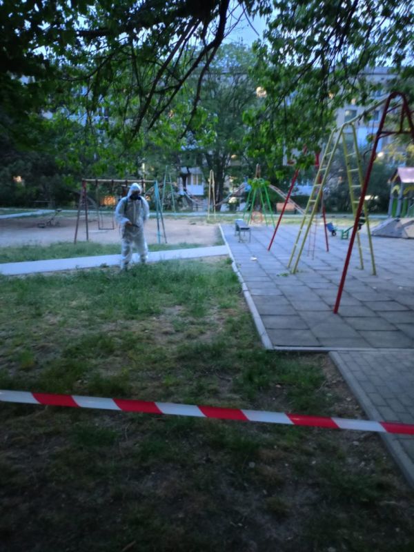 В Симферополе продолжается противоклещевая обработка В Симферополе продолжается противоклещевая обработка