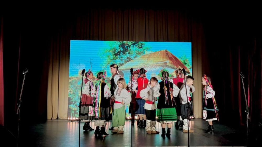В Симферополе состоялся праздник фольклора «Живая нить традиций» В Симферополе состоялся праздник фольклора «Живая нить традиций»