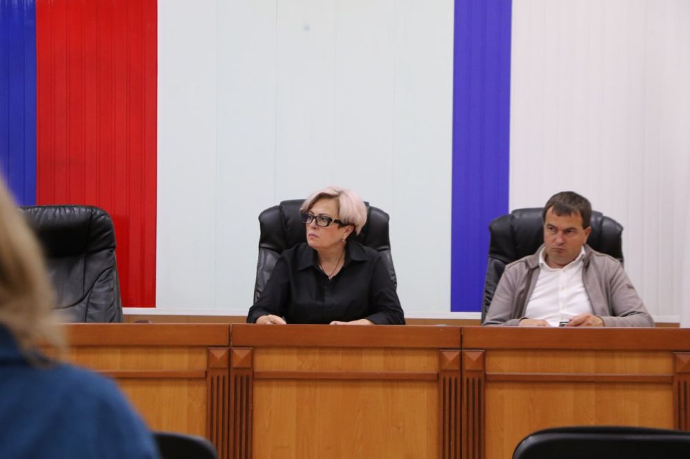 Ольга Урайкина: Сегодня в большом зале администрации Бахчисарайского района состоялась 12-я сессия Бахчисарайского районного совета 3-го созыва Ольга Урайкина: Сегодня в большом зале администрации Бахчисарайского района состоялась 12-я сессия Бахчисарайского районного совета 3-го созыва