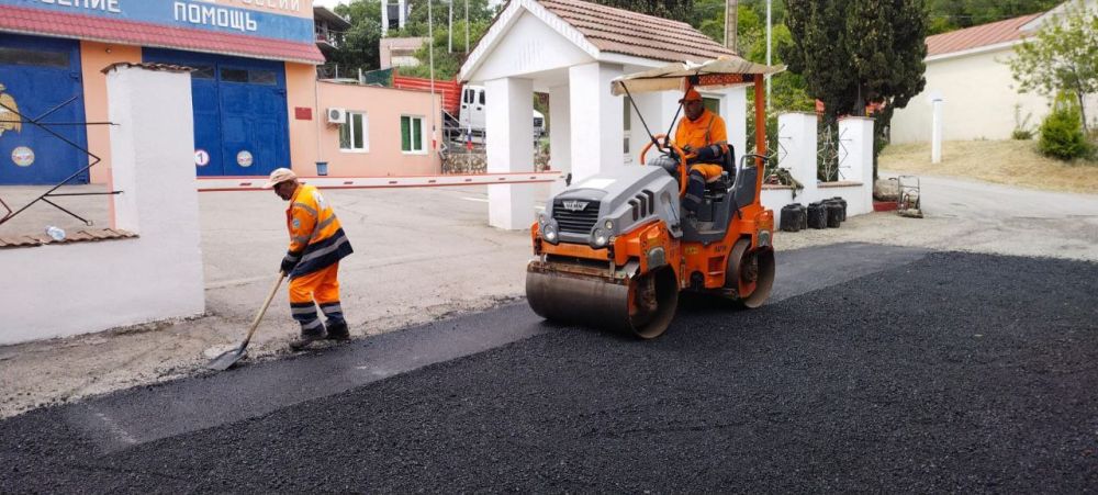 В 14 муниципалитетах Крыма приступили к устранению дефектов дорожного покрытия В 14 муниципалитетах Крыма приступили к устранению дефектов дорожного покрытия