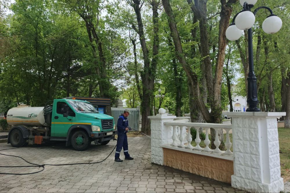 Александр Юрьев: Продолжаем работу по подготовке наших набережных к курортному сезону Александр Юрьев: Продолжаем работу по подготовке наших набережных к курортному сезону