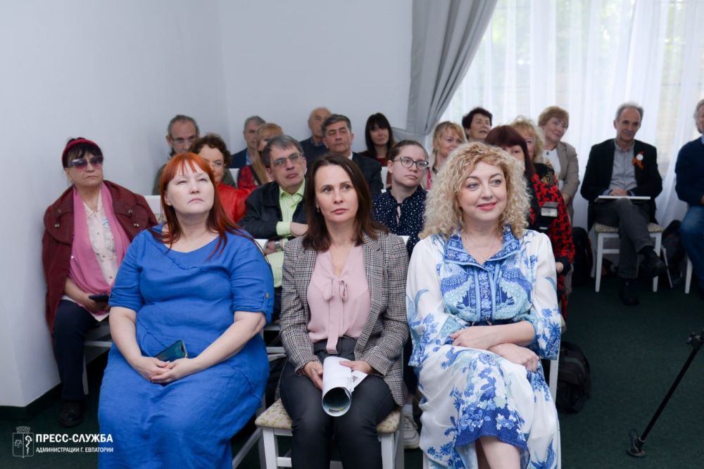 В Евпатории отметили 95-летие литобъединения им. Сельвинского В Евпатории отметили 95-летие литобъединения им. Сельвинского