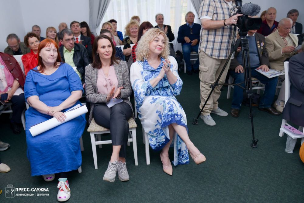В Евпатории отметили 95-летие литобъединения им. Сельвинского В Евпатории отметили 95-летие литобъединения им. Сельвинского