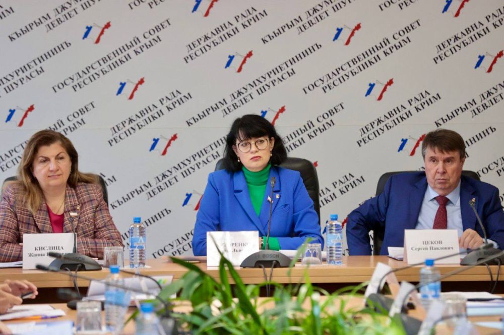 На заседании Комитета Госсовета Крыма по социальной политике под председательством Жанны Хуторенко министр курортов и туризма Сергей Ганзий доложил о мерах, направленных на обеспечение доступности пляжей для маломобильных... На заседании Комитета Госсовета Крыма по социальной политике под председательством Жанны Хуторенко министр курортов и туризма Сергей Ганзий доложил о мерах, направленных на обеспечение доступности пляжей для маломобильных...