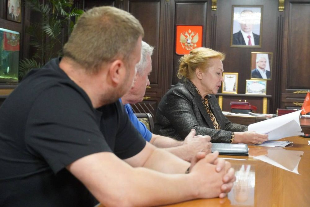 Глава администрации Керчи Олег Каторгин провел совещание с компанией «СТГ-Юг», которая по госконтракту со Службой автомобильных дорог Республики Крым выполняет работы по ремонту улично-дорожной сети города Глава администрации Керчи Олег Каторгин провел совещание с компанией «СТГ-Юг», которая по госконтракту со Службой автомобильных дорог Республики Крым выполняет работы по ремонту улично-дорожной сети города