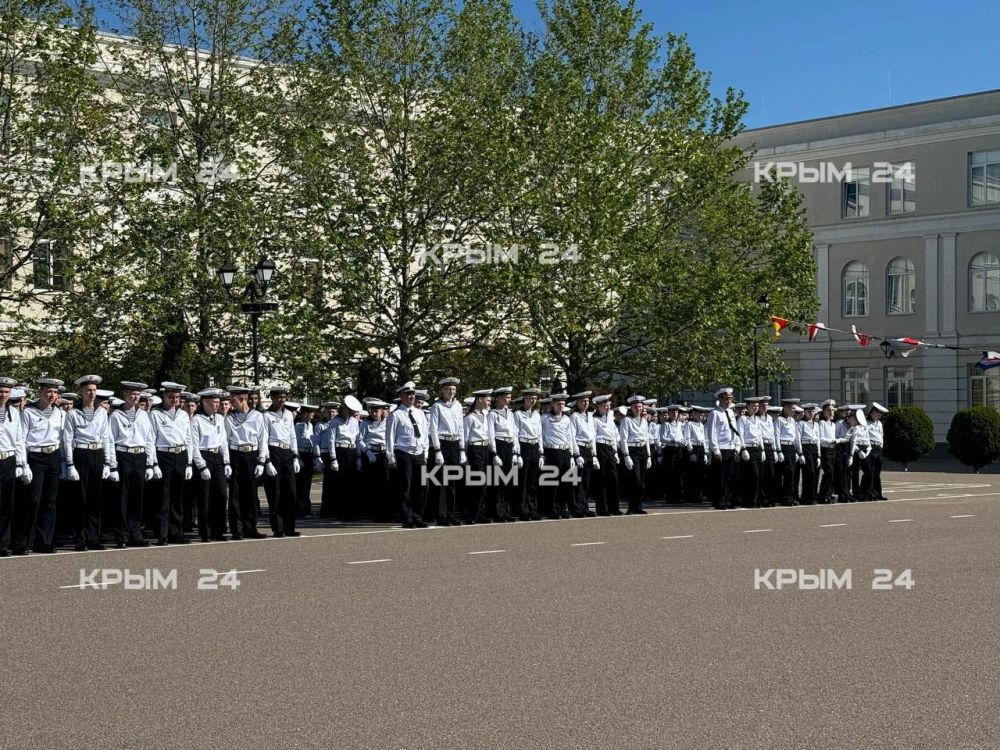 В Черноморском высшем военно-морском училище имени Нахимова прошёл последний звонок В Черноморском высшем военно-морском училище имени Нахимова прошёл последний звонок