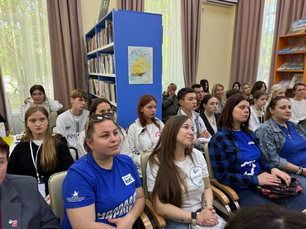 В Черноморском районе презентовали сборник стихов ветерана ВОВ Ивана Щуся В Черноморском районе презентовали сборник стихов ветерана ВОВ Ивана Щуся