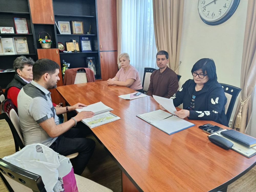 Анжелика Ястребова: С коллегами провела прием граждан Анжелика Ястребова: С коллегами провела прием граждан
