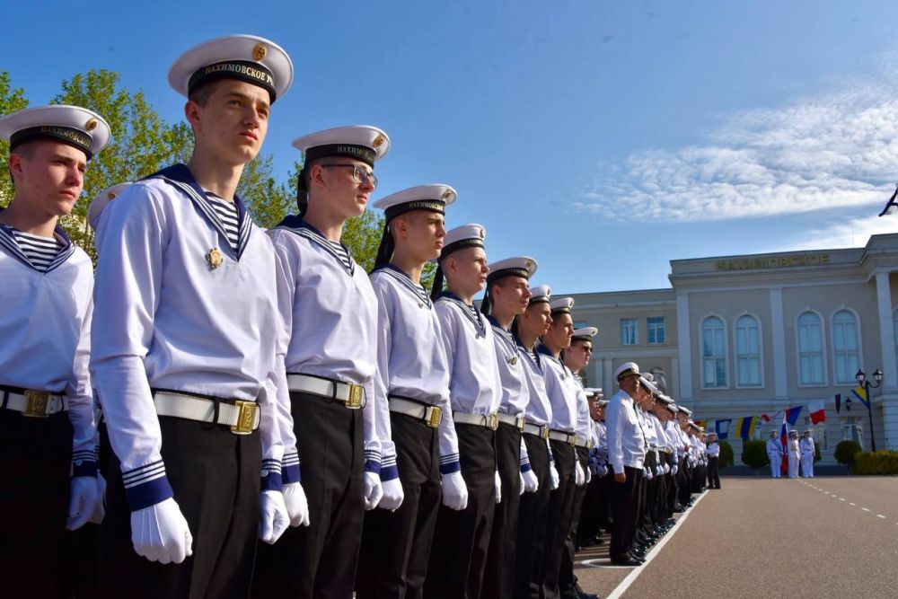 Владимир Немцев: Сегодня в филиале Нахимовского военно-морского училища прошёл последний звонок Владимир Немцев: Сегодня в филиале Нахимовского военно-морского училища прошёл последний звонок