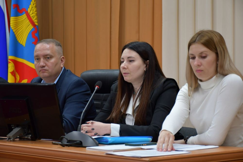 20 мая под руководством заместителя Главы Администрации района Эдема Муждабаева в большом зале Красногвардейского районного совета состоялась встреча представителей Министерства жилищно-коммунального хозяйства Республики... 20 мая под руководством заместителя Главы Администрации района Эдема Муждабаева в большом зале Красногвардейского районного совета состоялась встреча представителей Министерства жилищно-коммунального хозяйства Республики...