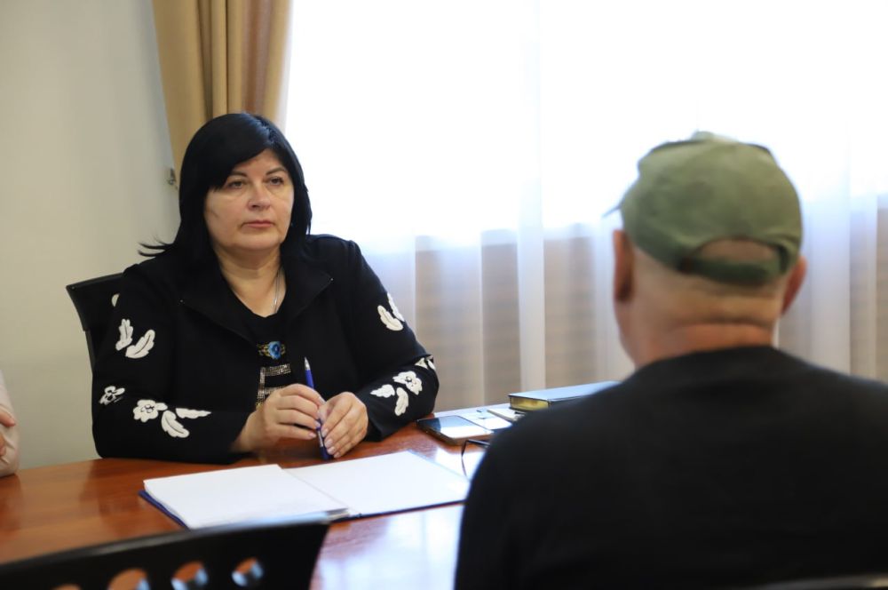 Анжелика Ястребова: С коллегами провела прием граждан Анжелика Ястребова: С коллегами провела прием граждан